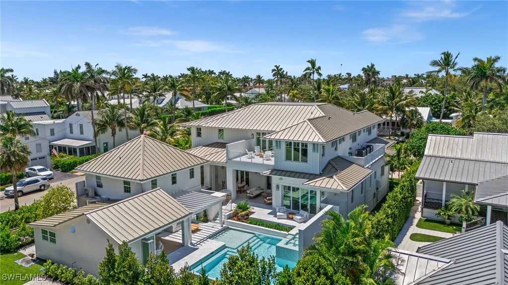 187 10th Avenue S Naples FL 34102