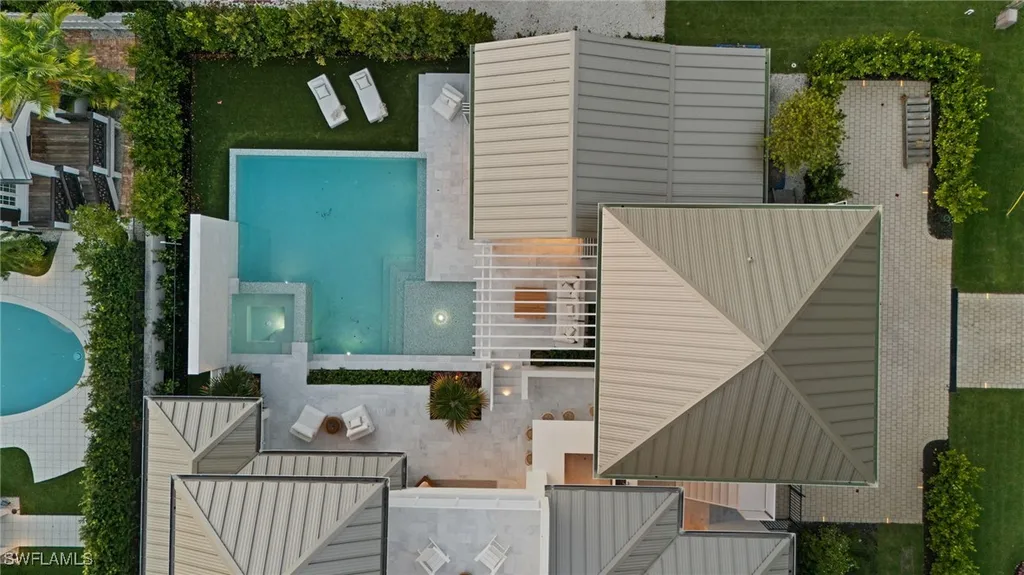 187 10th Avenue S Naples FL 34102