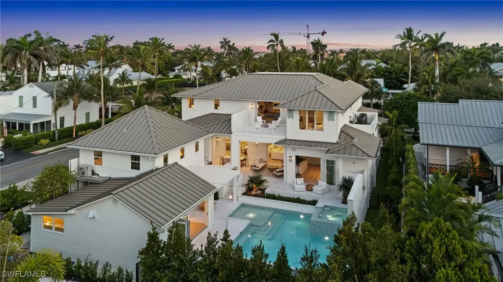 187 10th Avenue S Naples FL 34102