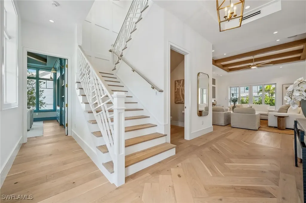 187 10th Avenue S Naples FL 34102