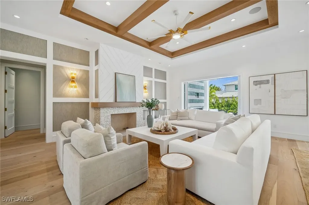 187 10th Avenue S Naples FL 34102