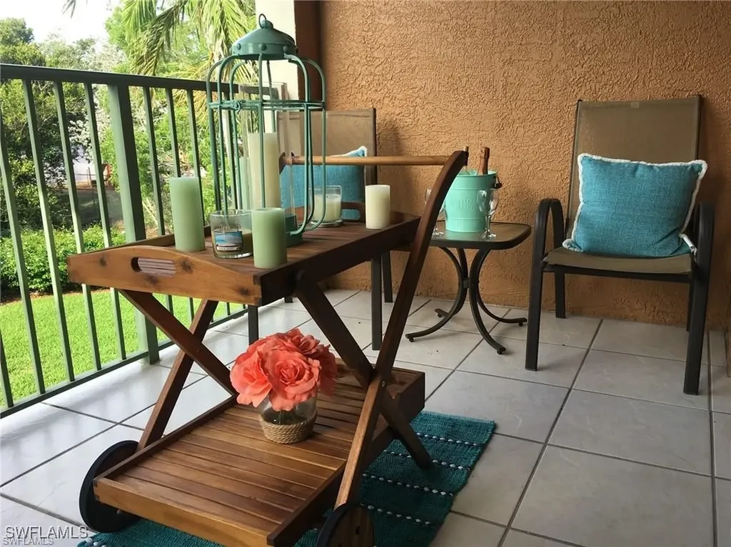 1220 Wildwood Lakes Boulevard Naples FL 34104