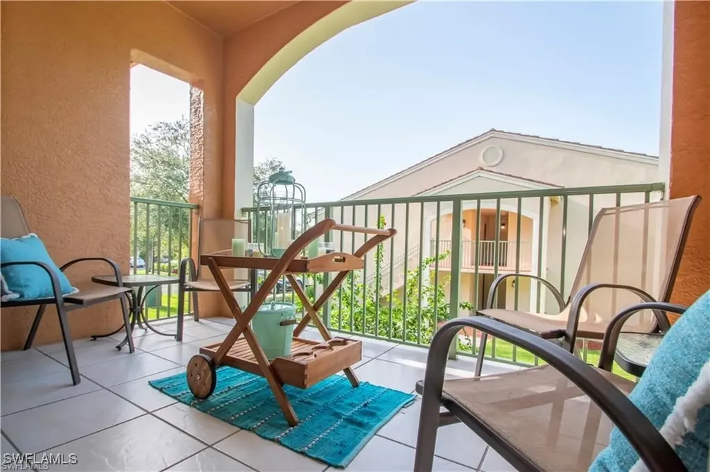 1220 Wildwood Lakes Boulevard Naples FL 34104