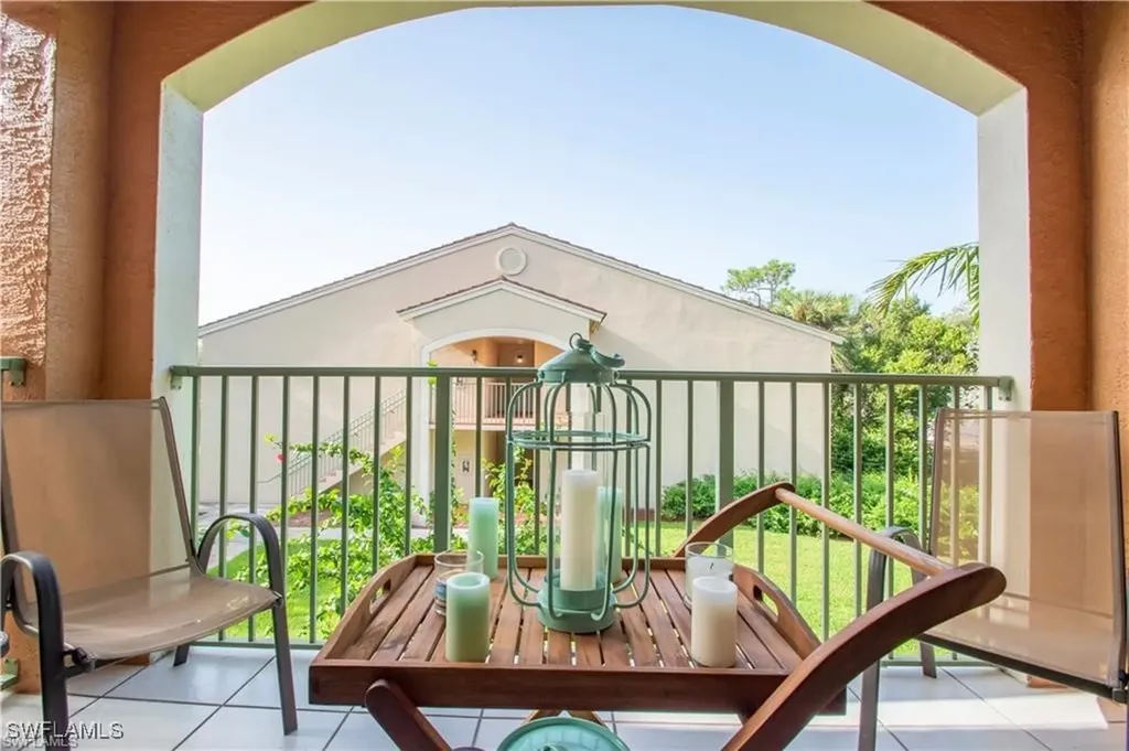 1220 Wildwood Lakes Boulevard Naples FL 34104