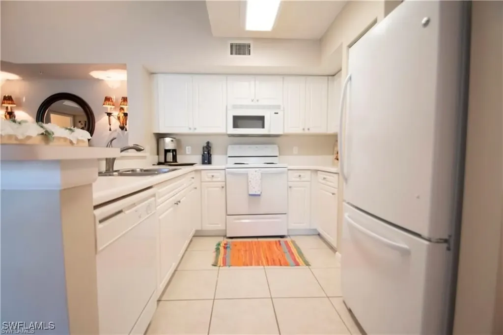 1220 Wildwood Lakes Boulevard Naples FL 34104