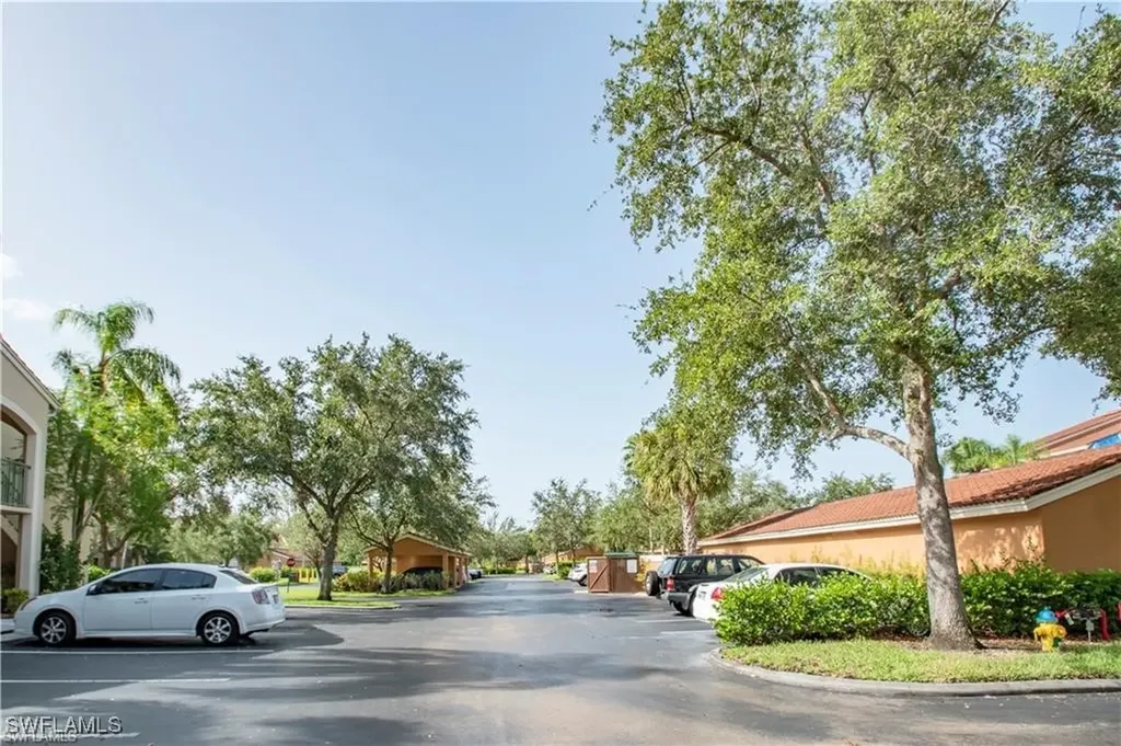 1220 Wildwood Lakes Boulevard Naples FL 34104