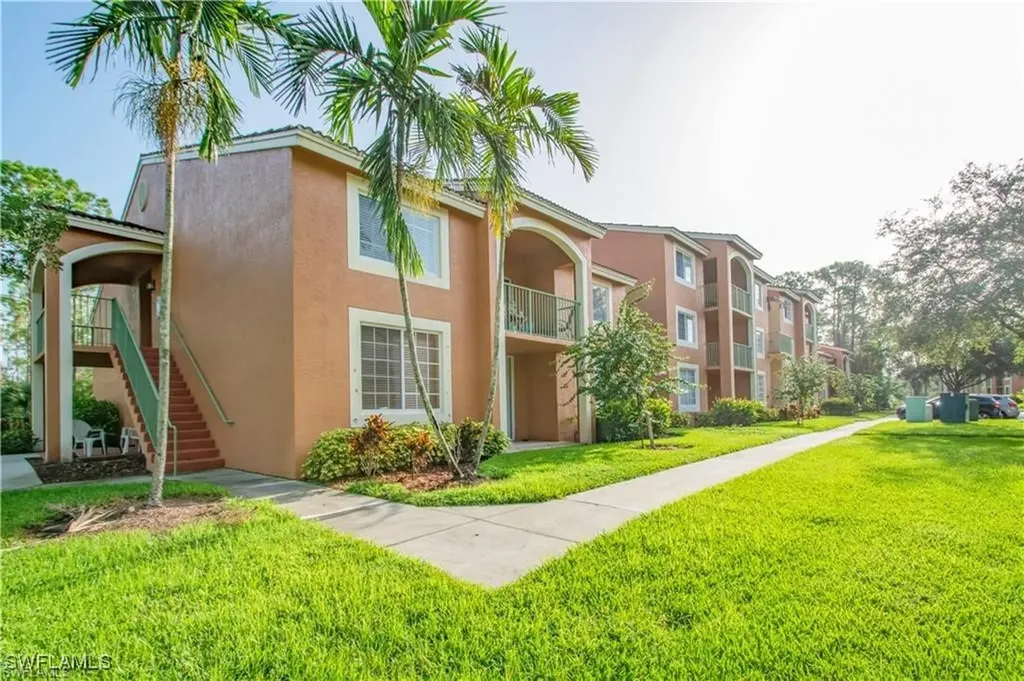 1220 Wildwood Lakes Boulevard Naples FL 34104