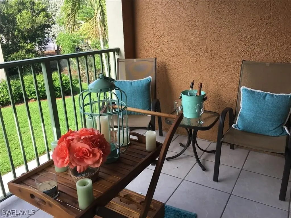 1220 Wildwood Lakes Boulevard Naples FL 34104