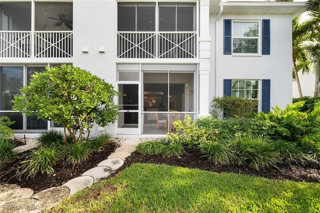 Naples FL, 7058 Barrington Circle, Unit 101