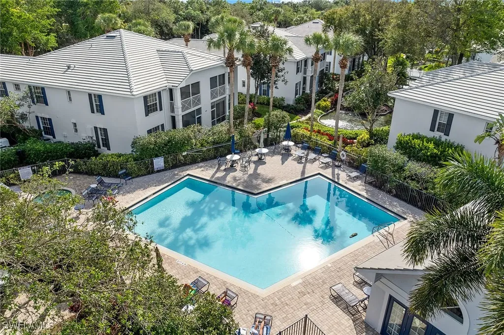 7058 Barrington Circle Naples FL 34108