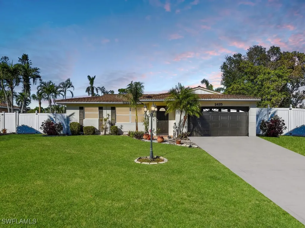 2425 Kent Avenue Fort Myers FL 33907