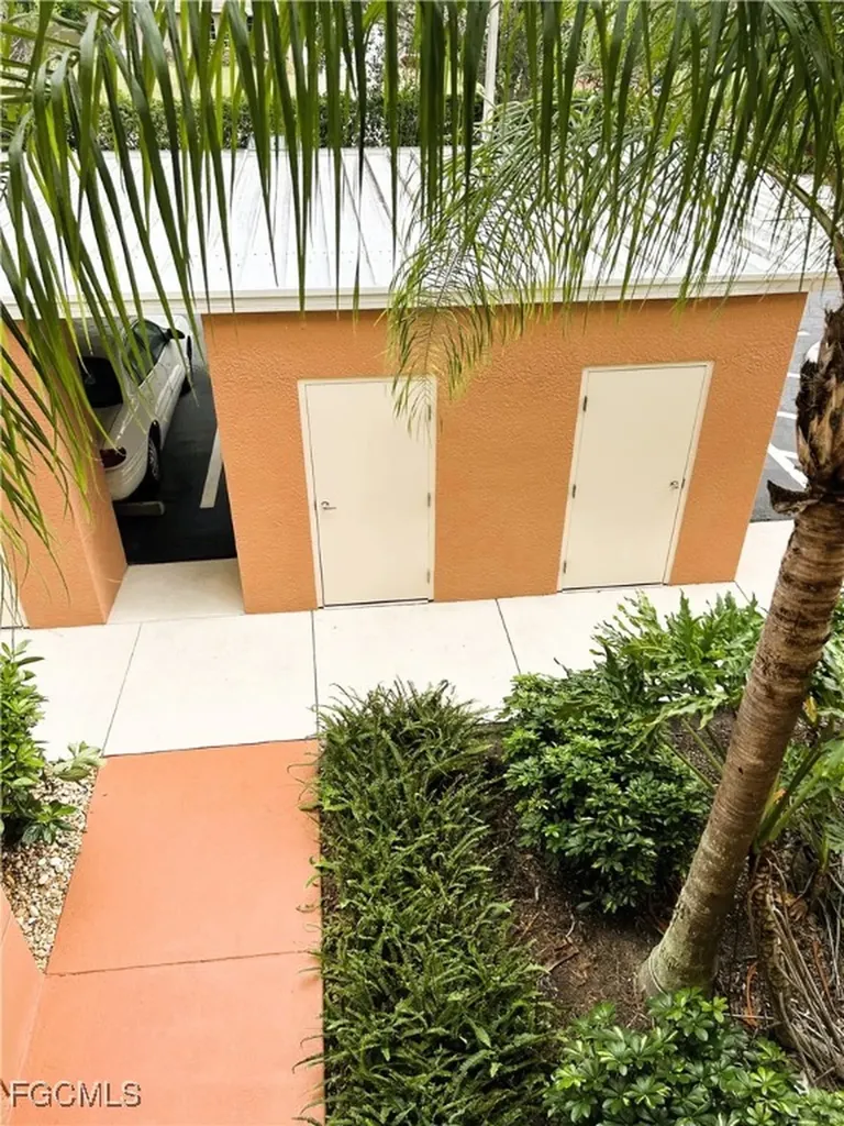 1141 Van Loon Commons Circle Cape Coral FL 33909