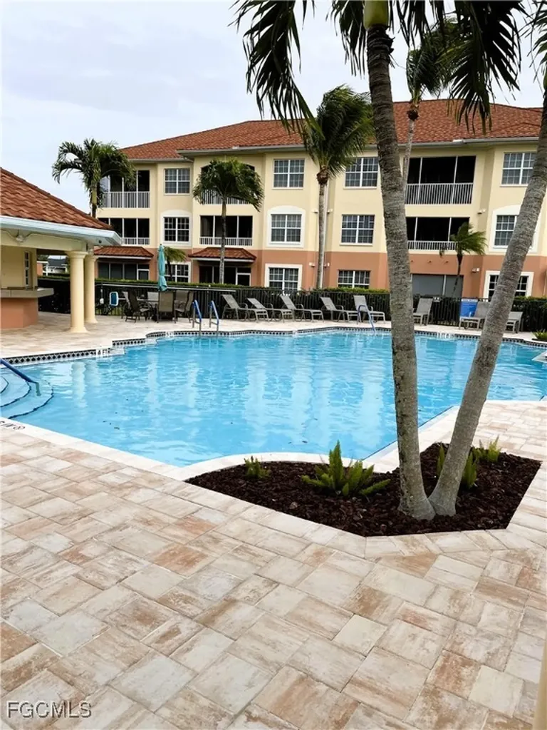 1141 Van Loon Commons Circle Cape Coral FL 33909