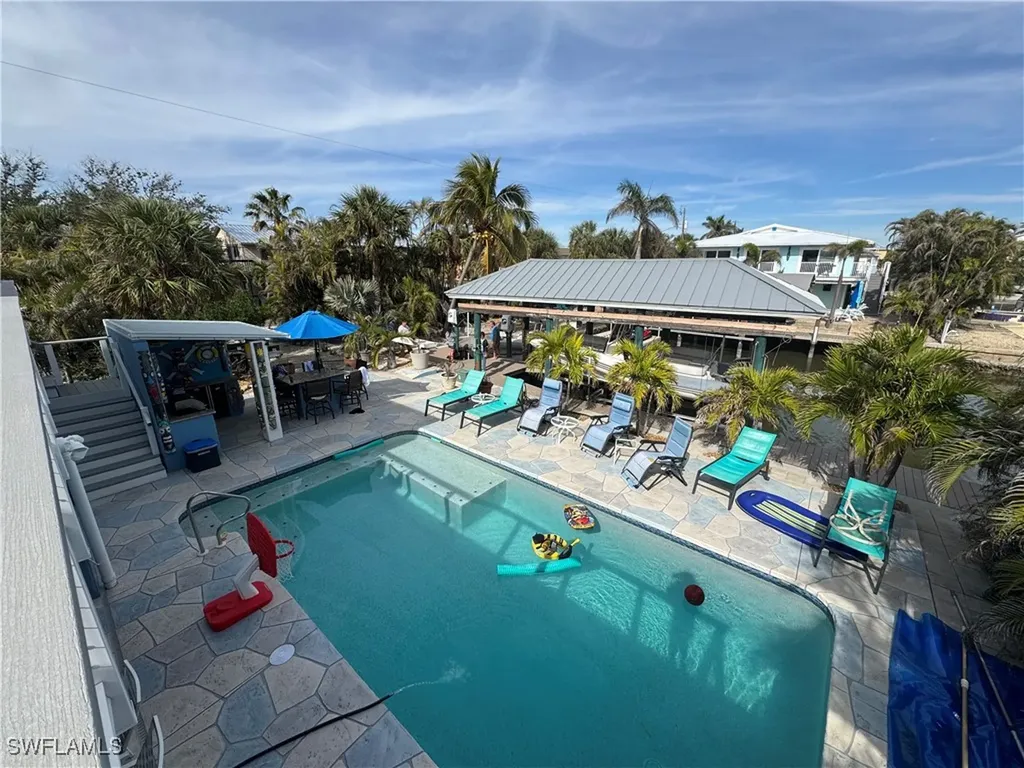 320 Lazy Way Fort Myers Beach FL 33931
