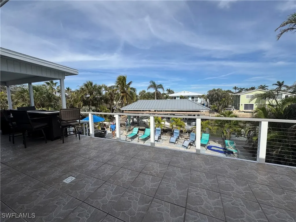 320 Lazy Way Fort Myers Beach FL 33931