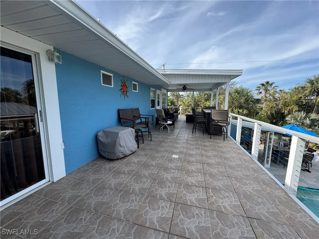 320 Lazy Way Fort Myers Beach FL 33931
