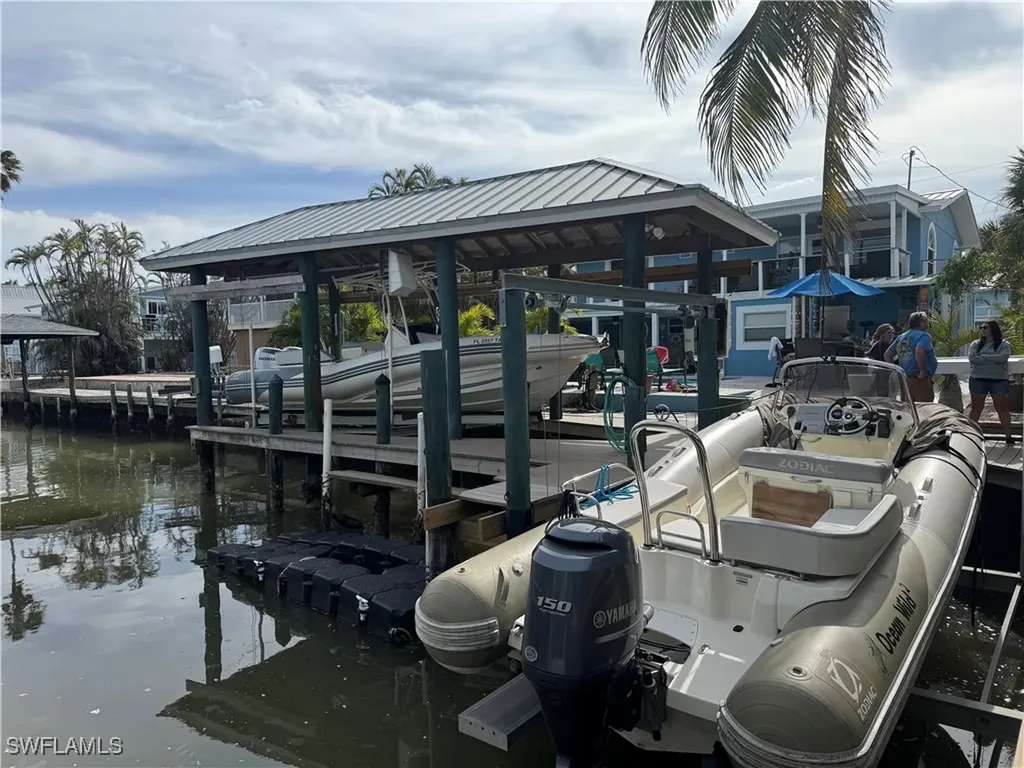 320 Lazy Way Fort Myers Beach FL 33931