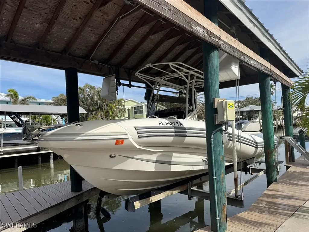 320 Lazy Way Fort Myers Beach FL 33931