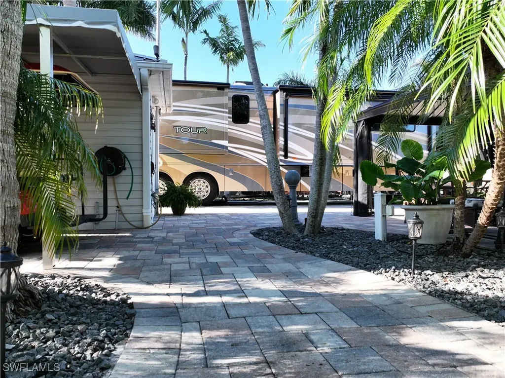 10131 Sunnywood Court Fort Myers FL 33905