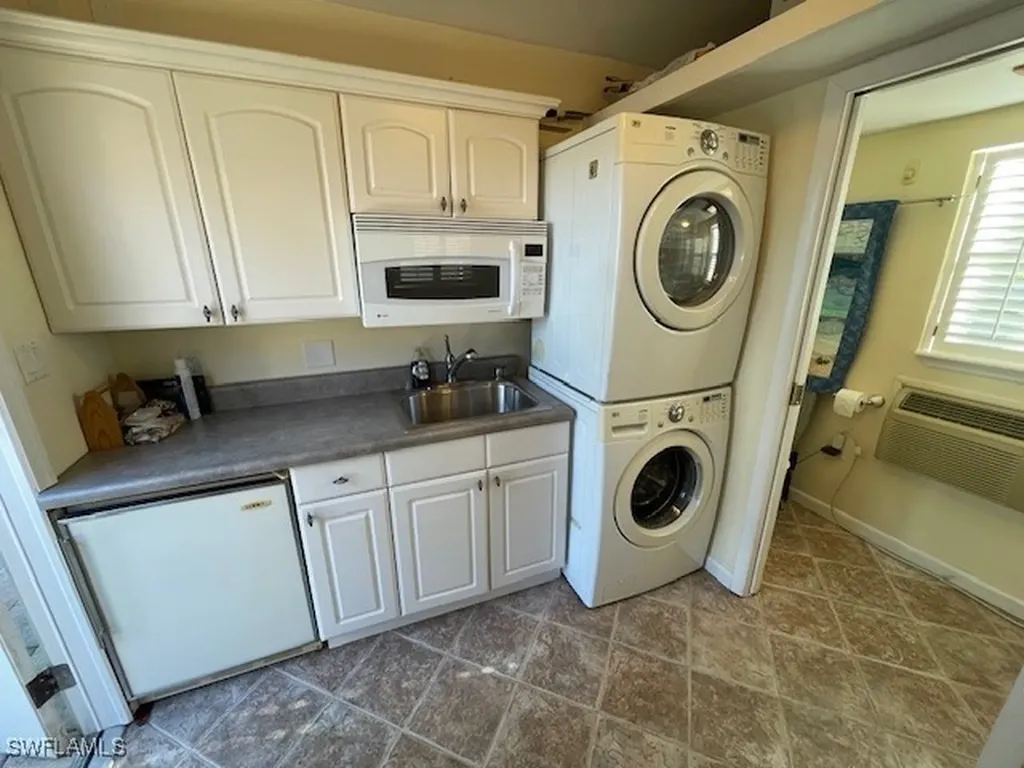 10131 Sunnywood Court Fort Myers FL 33905