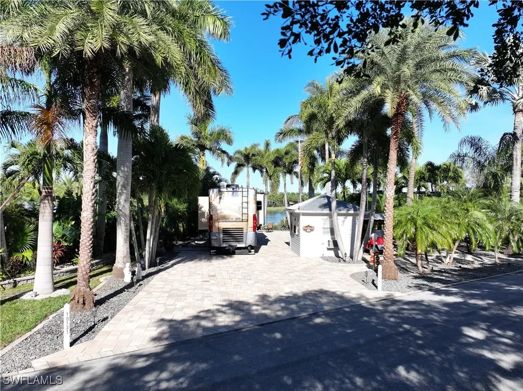 10131 Sunnywood Court Fort Myers FL 33905