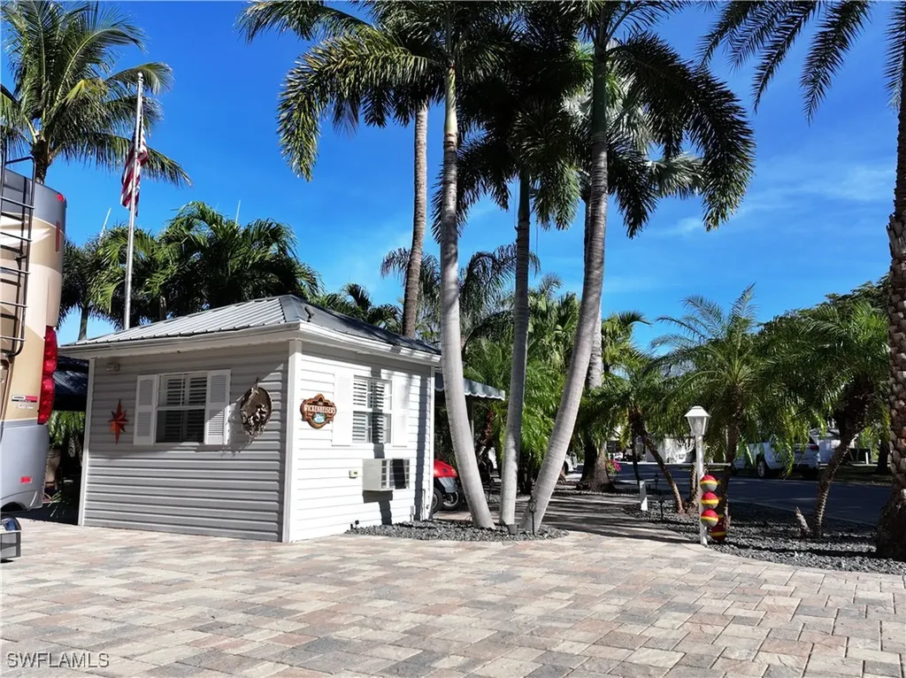 10131 Sunnywood Court Fort Myers FL 33905