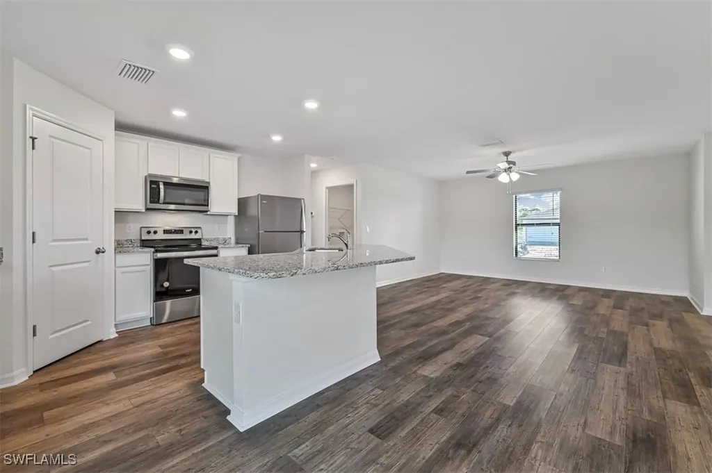 852 Gen D Macarthur Avenue Labelle FL 33935