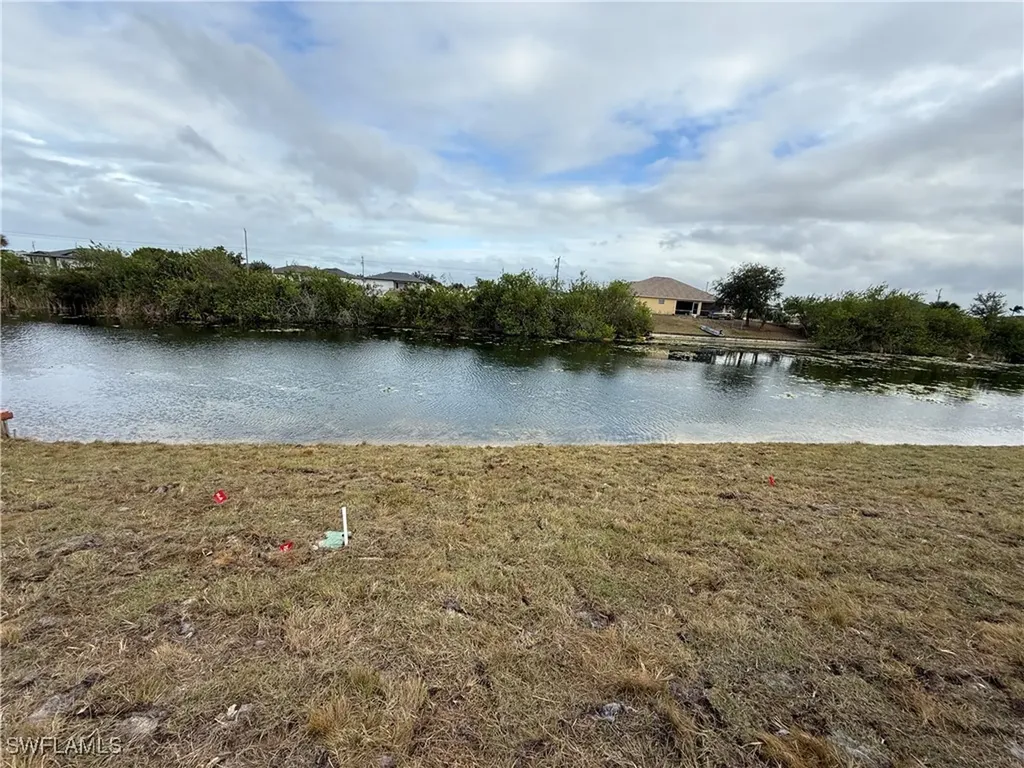 2109 NE 5th Place Cape Coral FL 33909