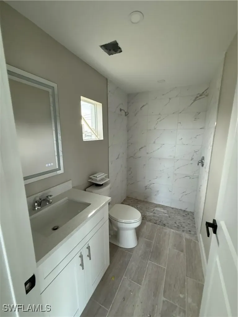 2109 NE 5th Place Cape Coral FL 33909
