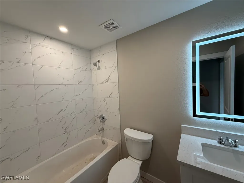 2109 NE 5th Place Cape Coral FL 33909