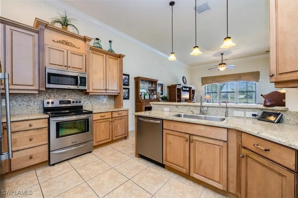 9111 Whitfield Drive Estero FL 33928
