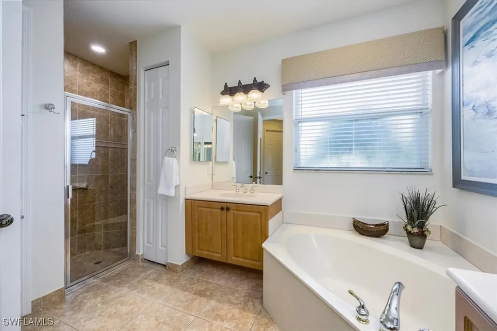 9111 Whitfield Drive Estero FL 33928