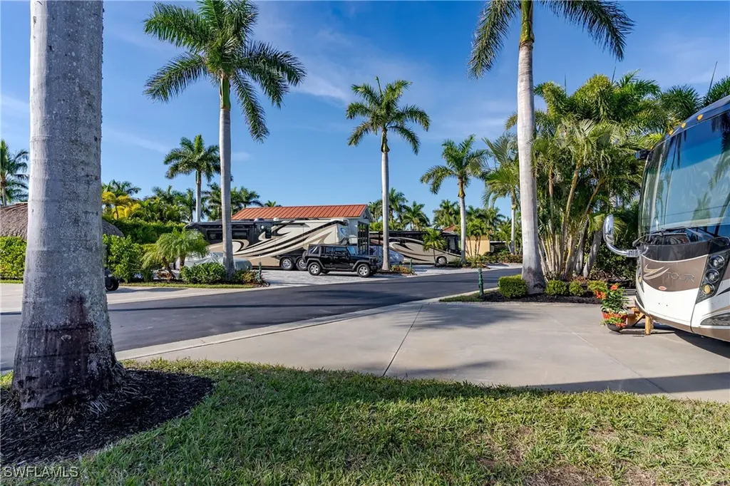 13606 Snapper Lane Naples FL 34114