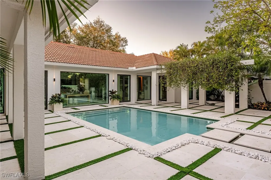 224 Monterey Drive Naples FL 34119