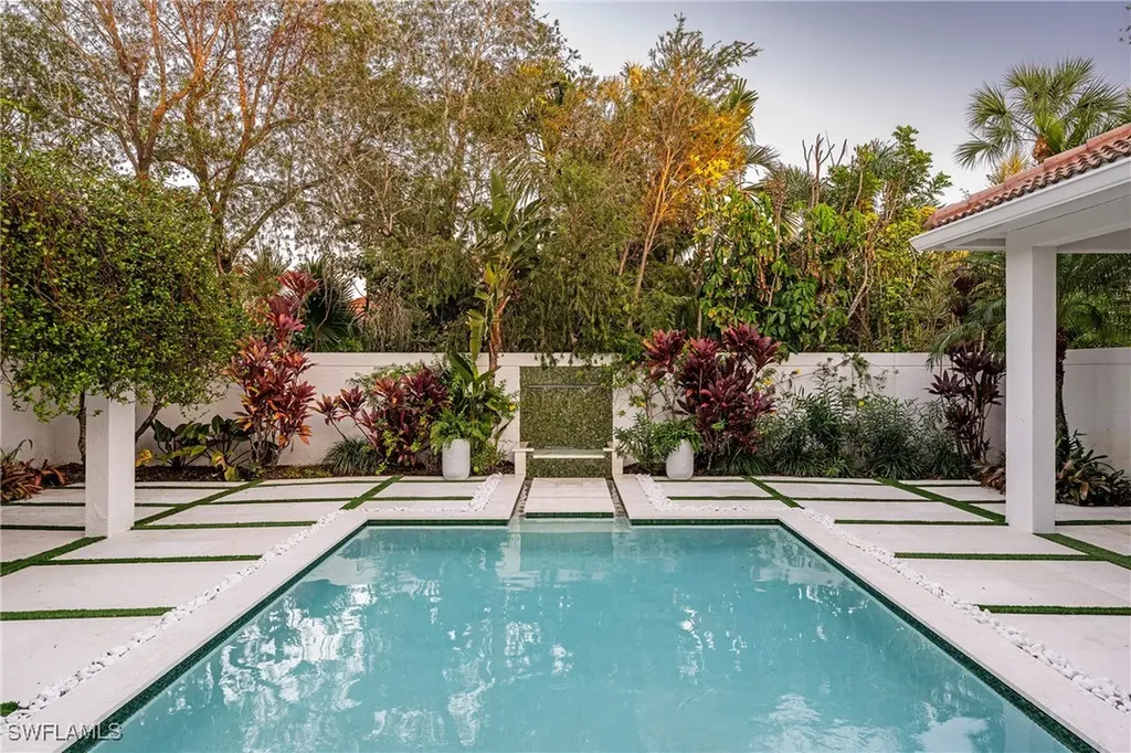 224 Monterey Drive Naples FL 34119