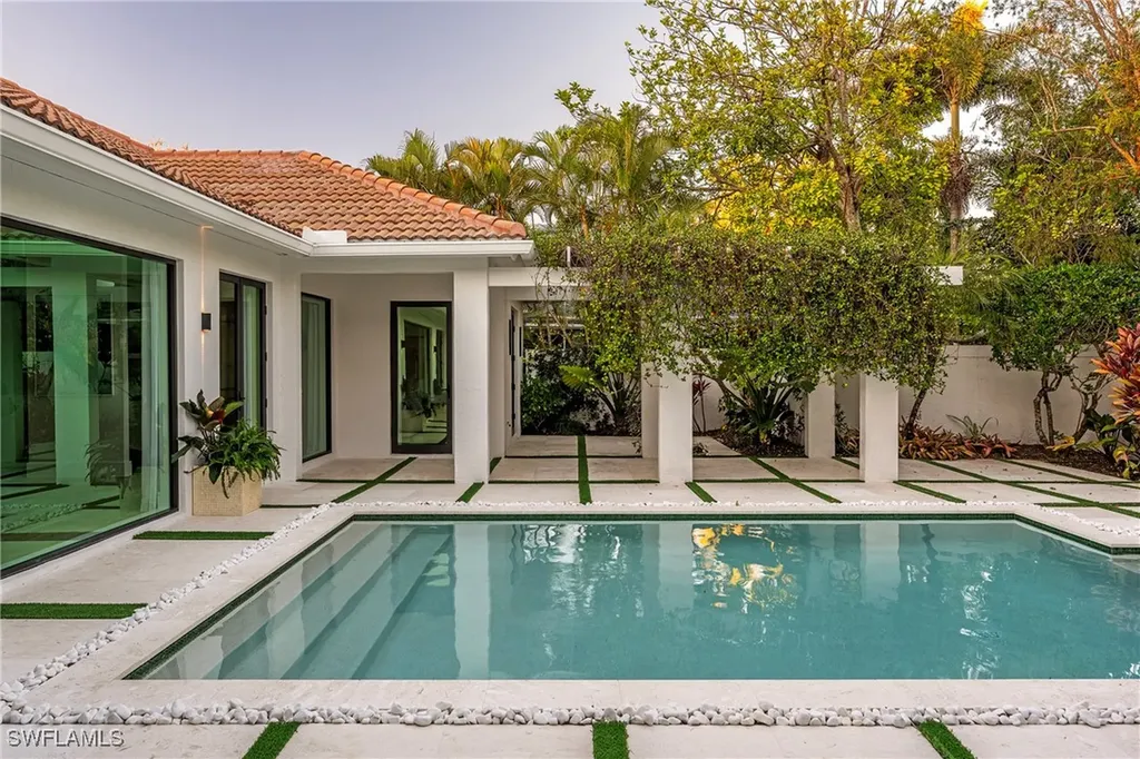 224 Monterey Drive Naples FL 34119