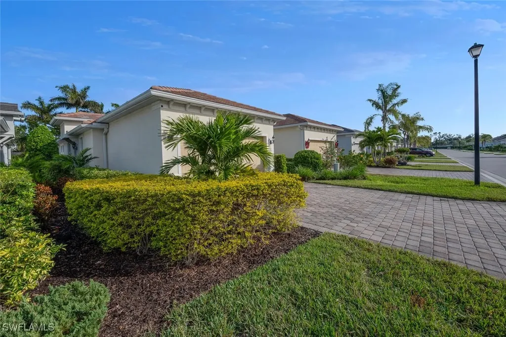 10709 Manatee Key Lane Estero FL 33928