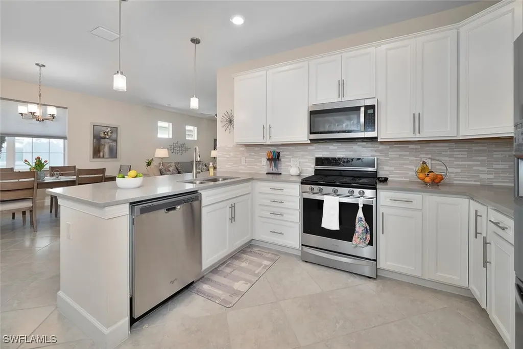 10709 Manatee Key Lane Estero FL 33928