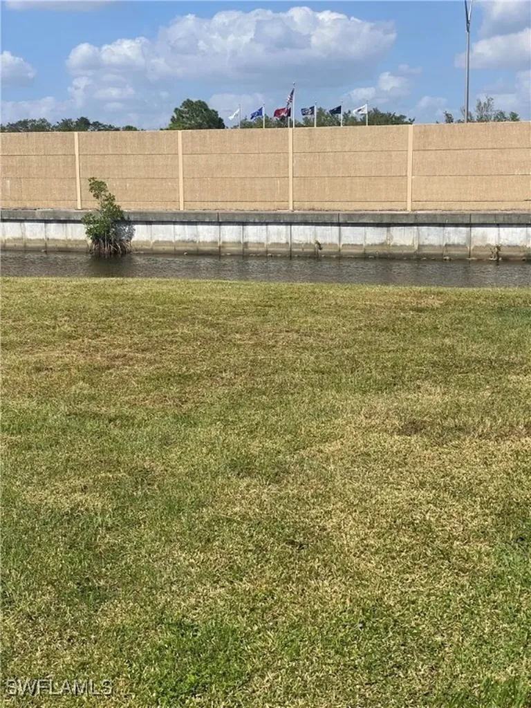 2455 Everest Parkway Cape Coral FL 33904