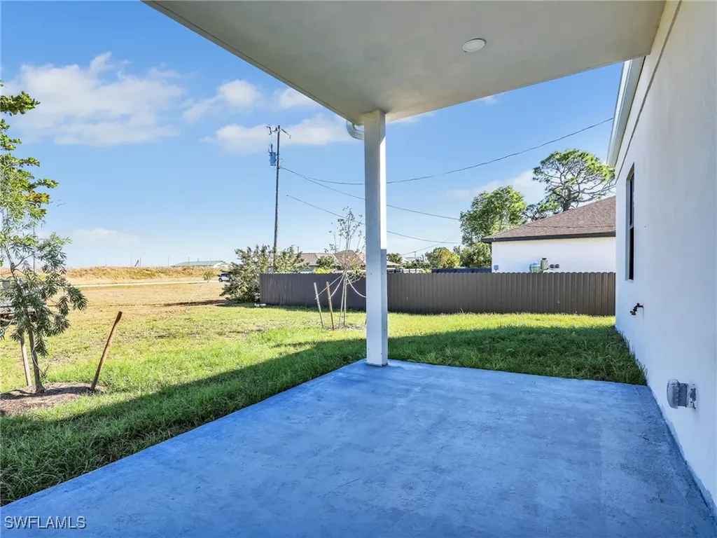 1423 NW 20th Terrace Cape Coral FL 33993
