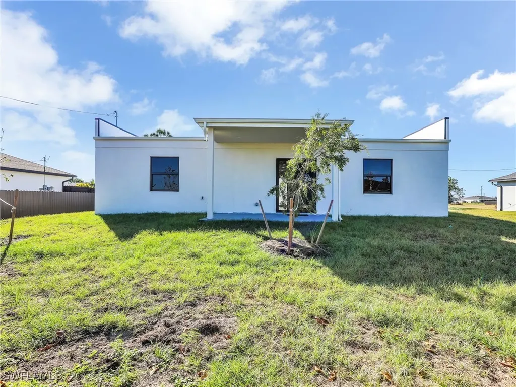 1423 NW 20th Terrace Cape Coral FL 33993