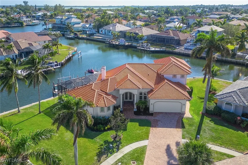 189 Richmond Court Marco Island FL 34145
