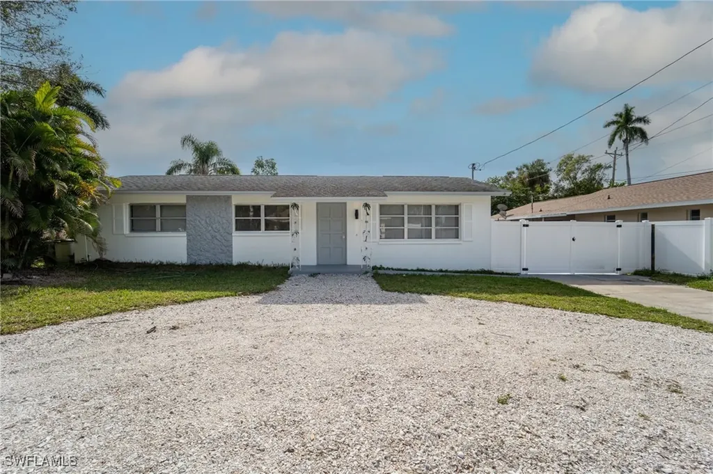 60 Cardinal Drive North Fort Myers FL 33917
