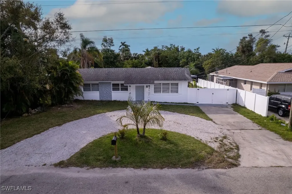 60 Cardinal Drive North Fort Myers FL 33917