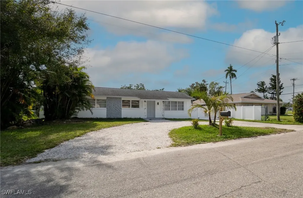 60 Cardinal Drive North Fort Myers FL 33917