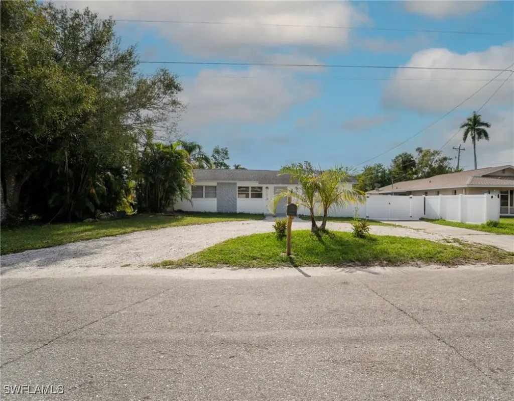60 Cardinal Drive North Fort Myers FL 33917