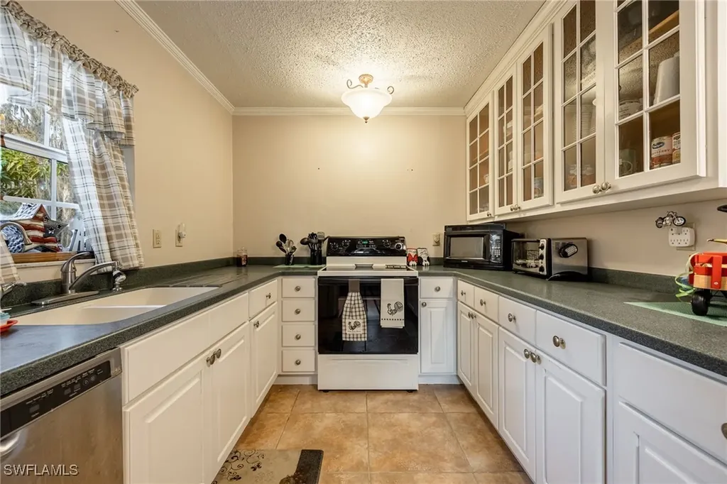 617 Caloosa Estates Drive Labelle FL 33935