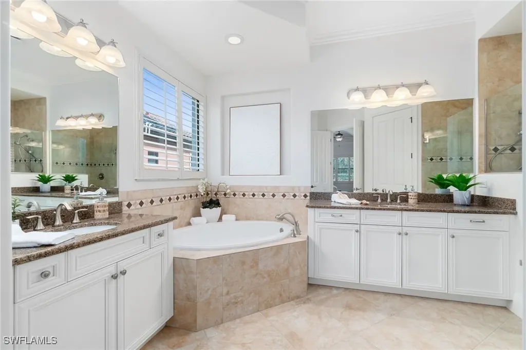 15847 Secoya Reserve Circle Naples FL 34110