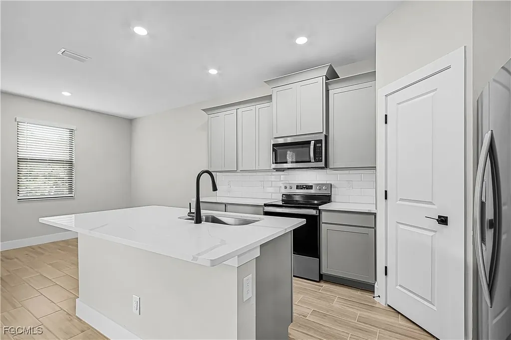 2111 SW 30th Street Cape Coral FL 33914