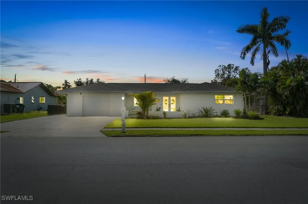 1034 El Rio Avenue Fort Myers FL 33919